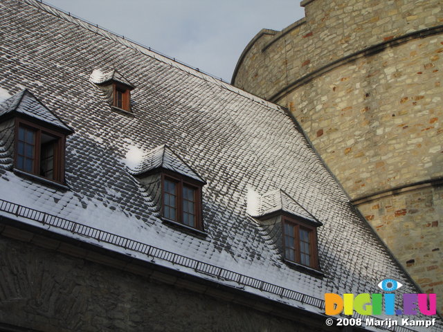 SX02142 Snow above courtyard windows of Wewelsburg castle